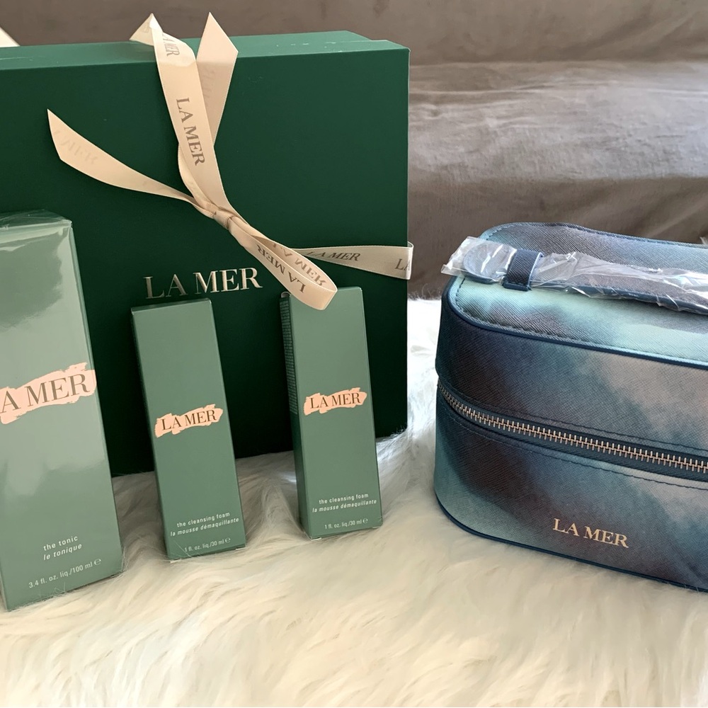 Brand New La Mer face set with cosmetic bag and gift box